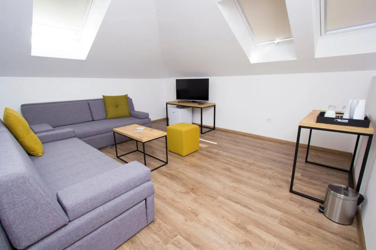 Riverside Residence