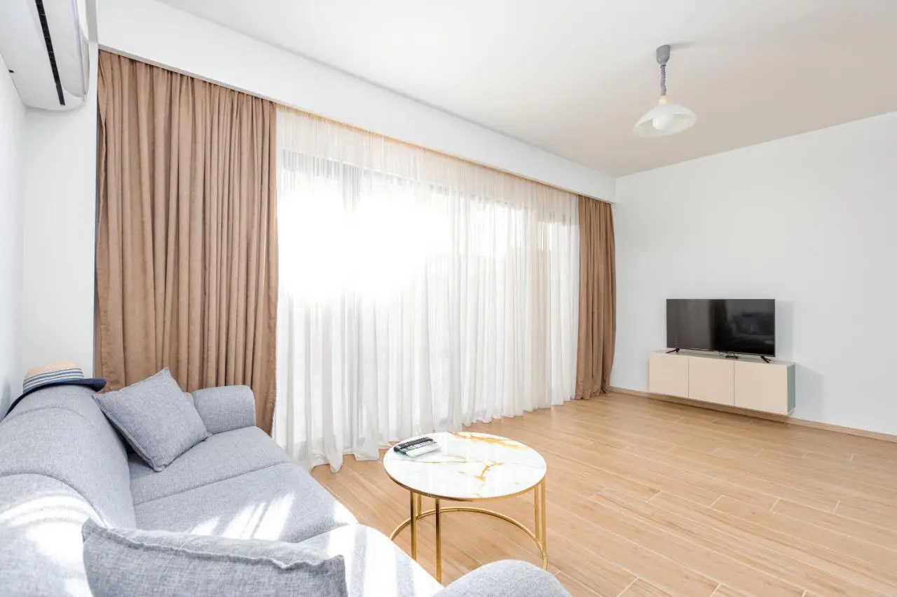 Fresh Air & Panoramic View (Floor 1 & 2)
