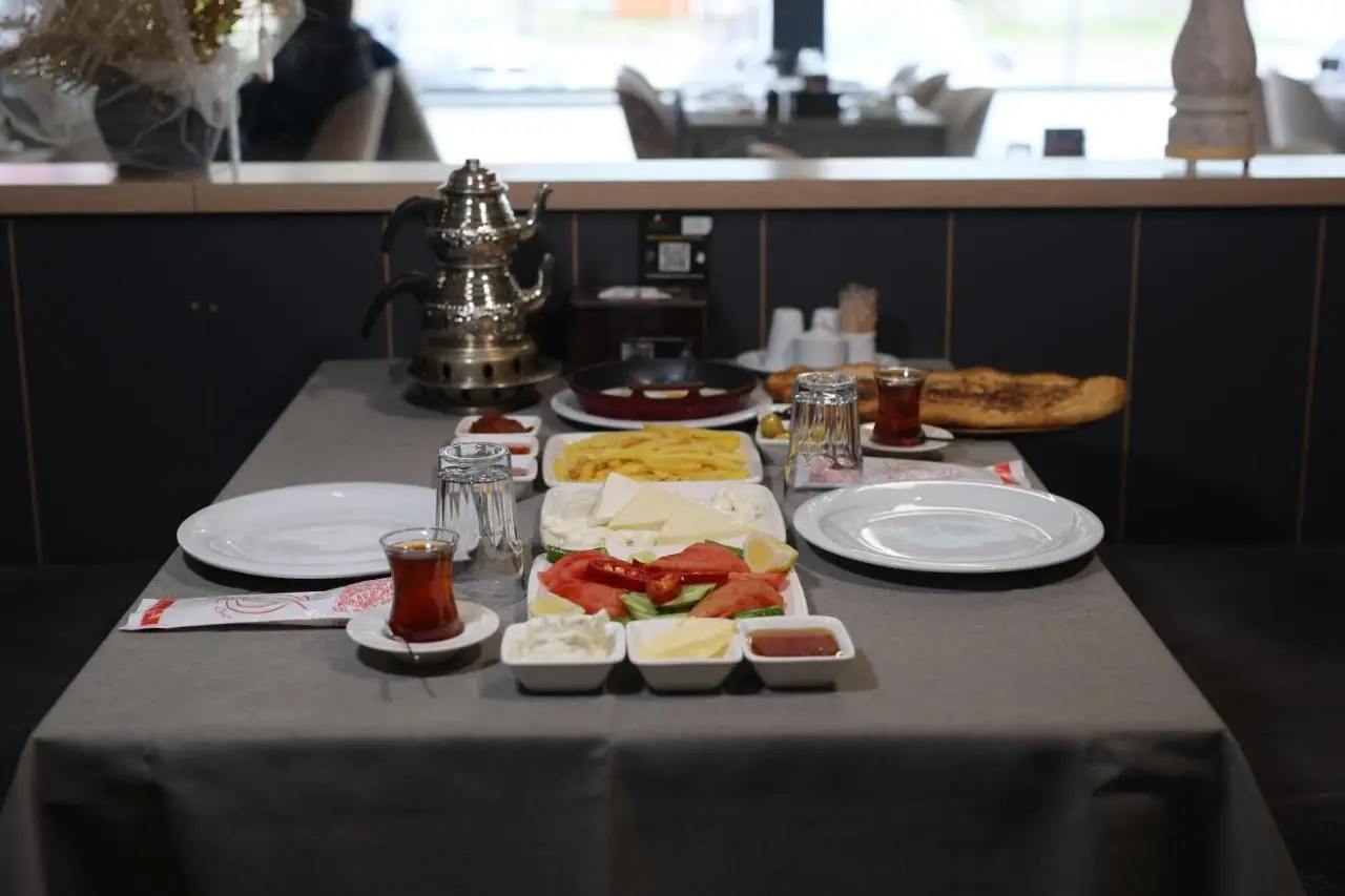 Ren Business Hotel