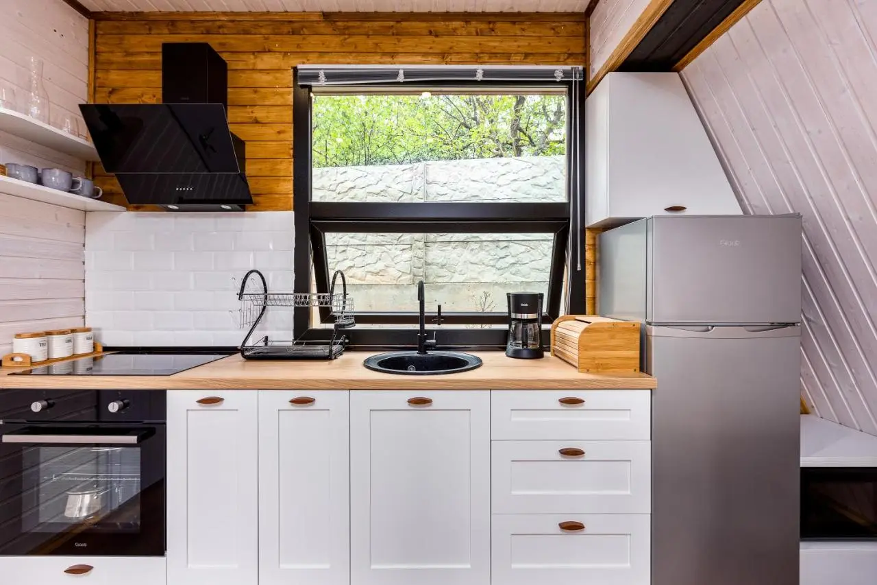 Luxury Cottages with Hot Tubes, Garden and BBQ