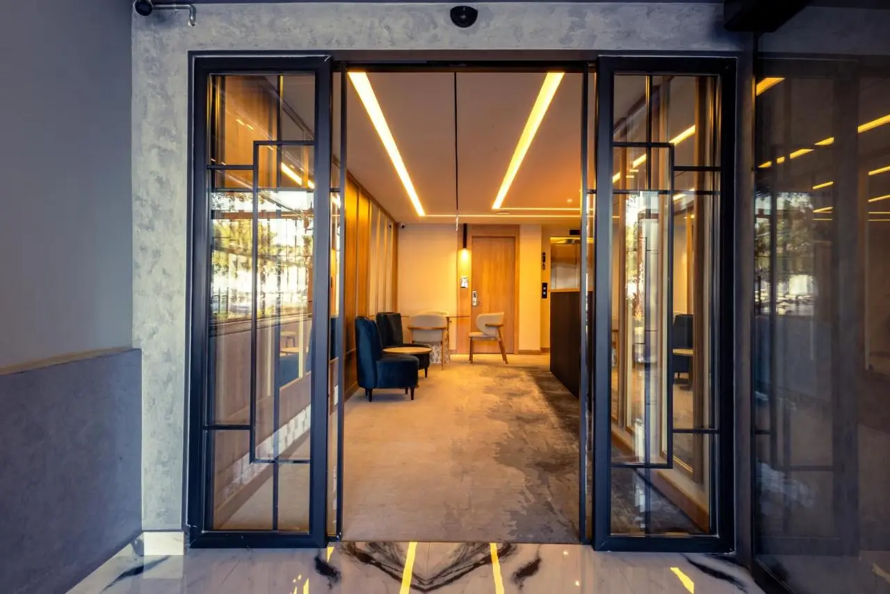 Premier Lounge Hotel