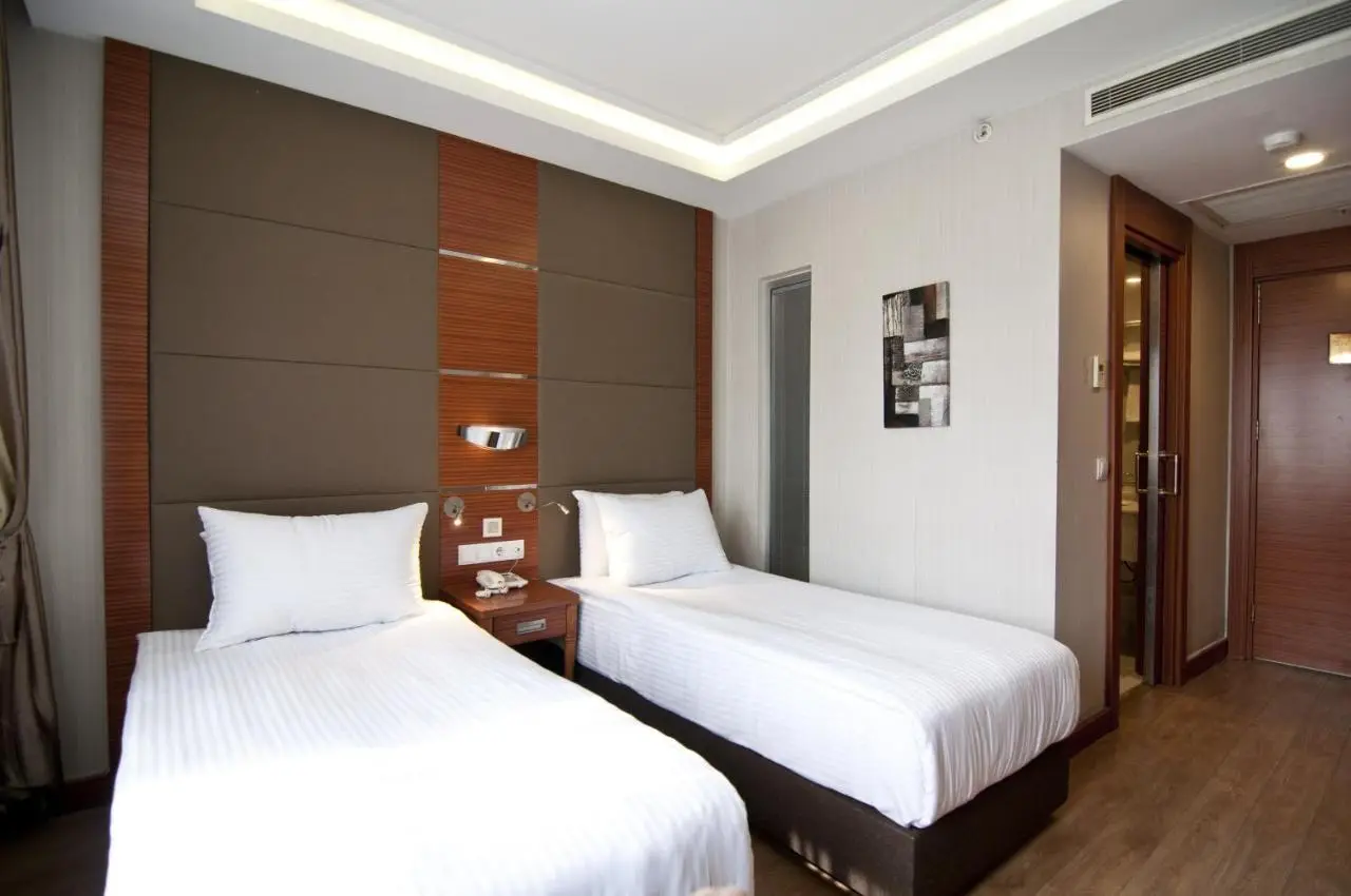 Glorious Hotel