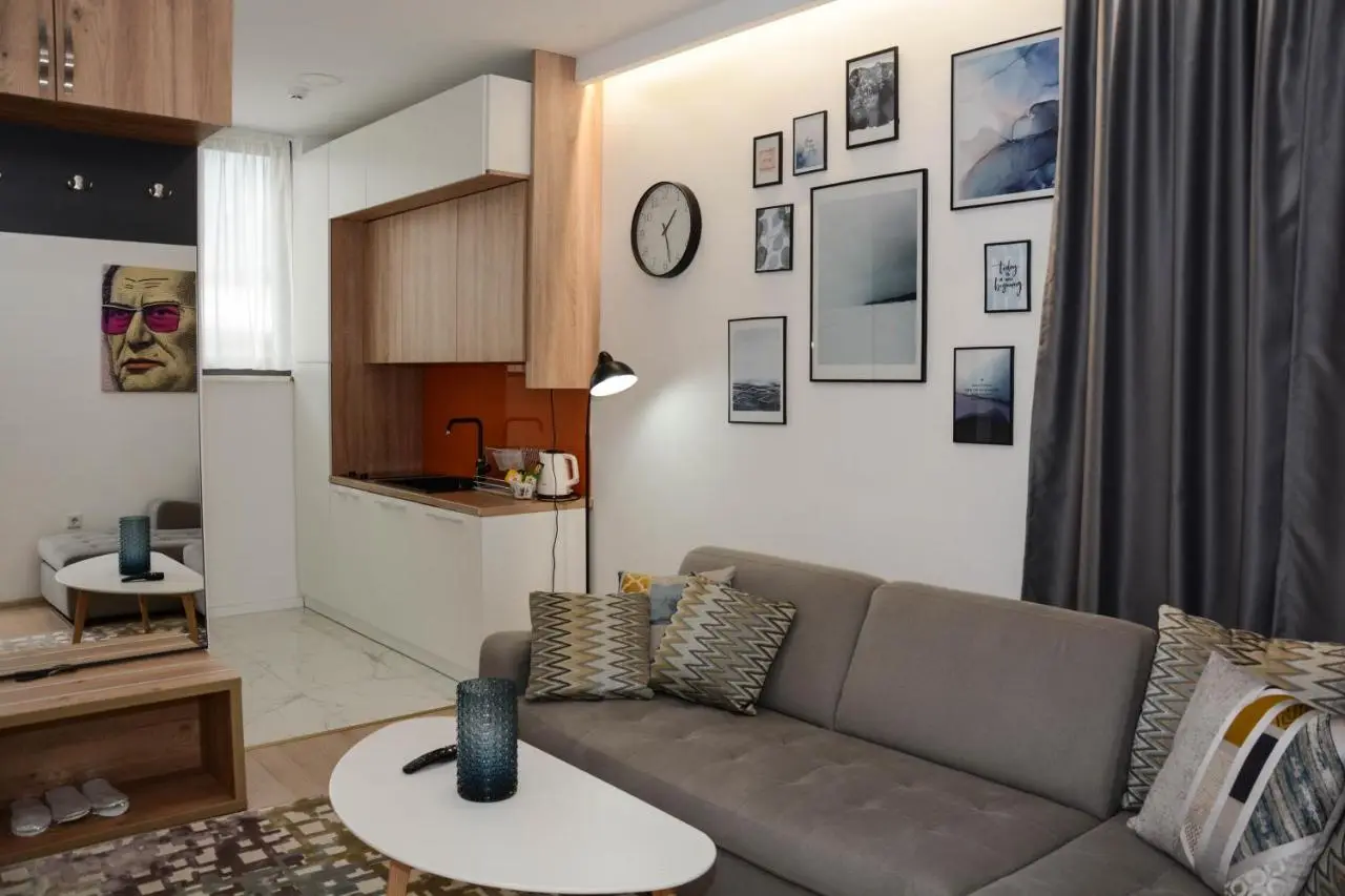 OLYMPIC 84 Apartments