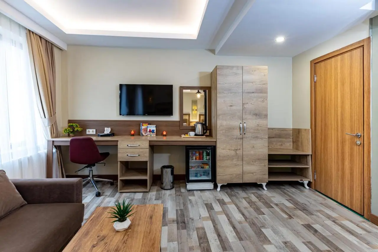 LINNGA HOTEL & SUITE