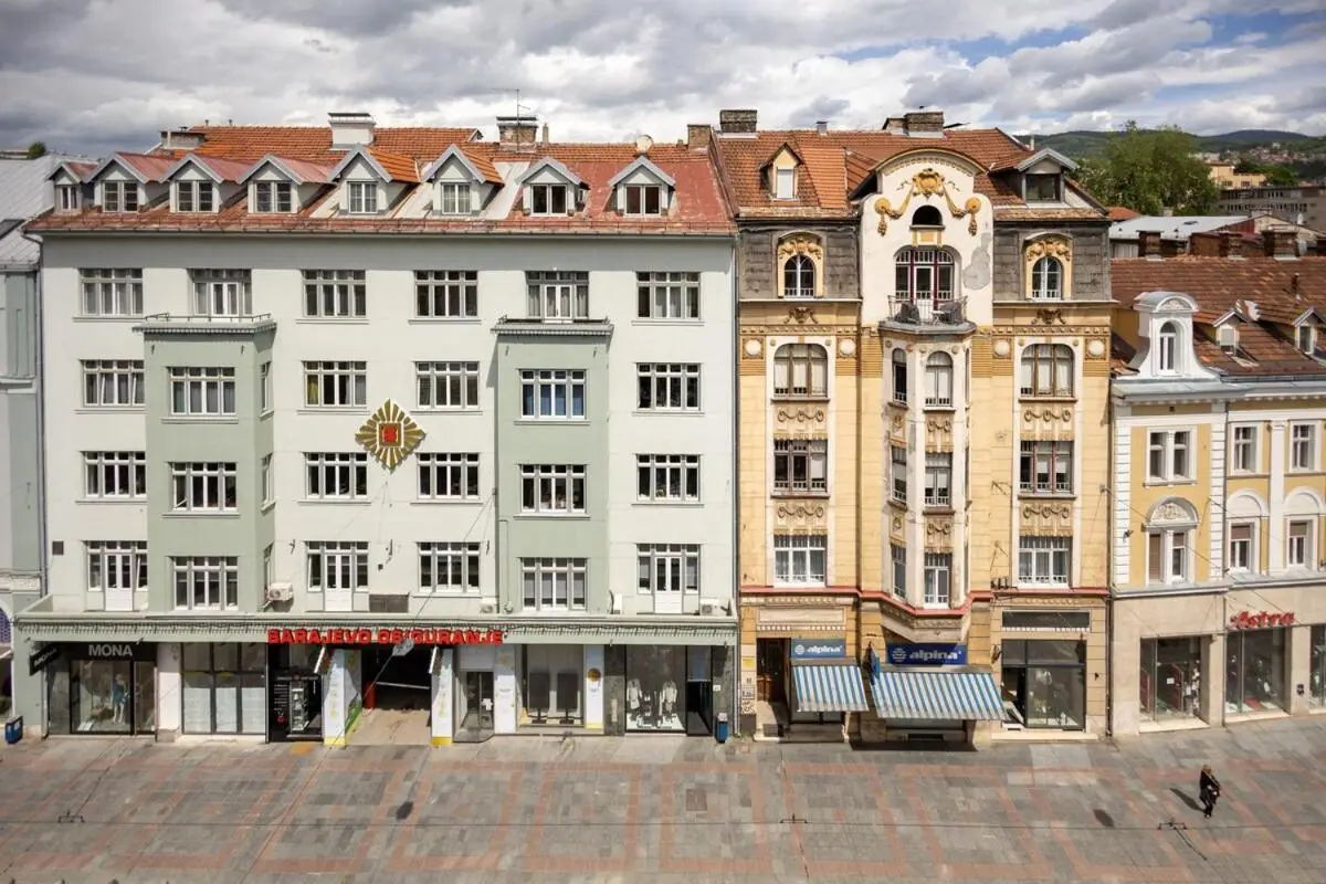 Spacious Apartment in Downtown
