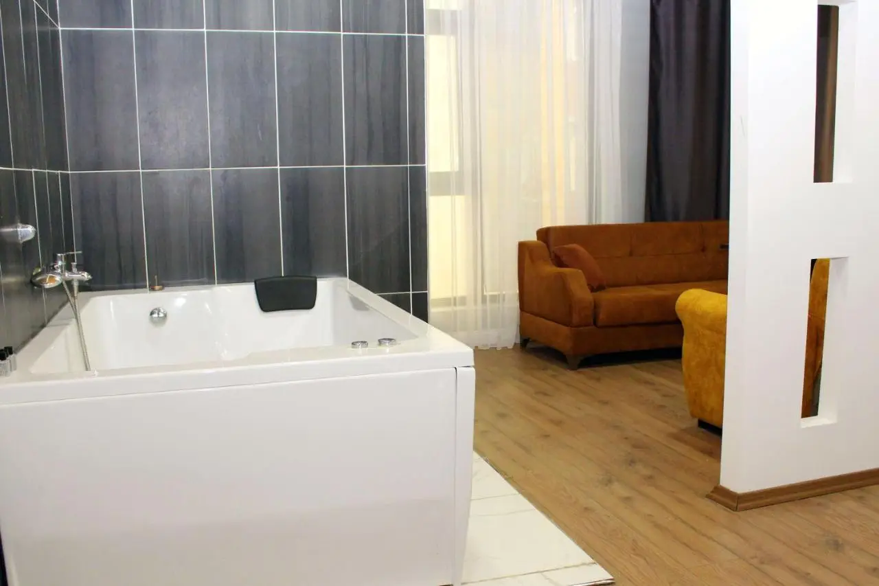 biglife hotel