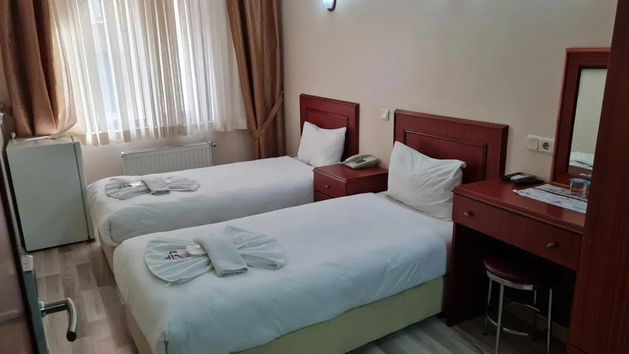 EMOS HOTEL