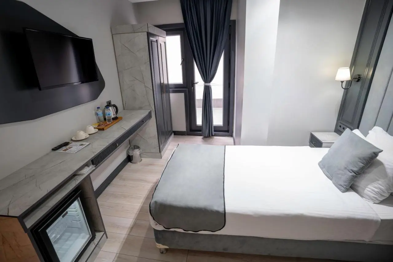 Express Plus Hotel
