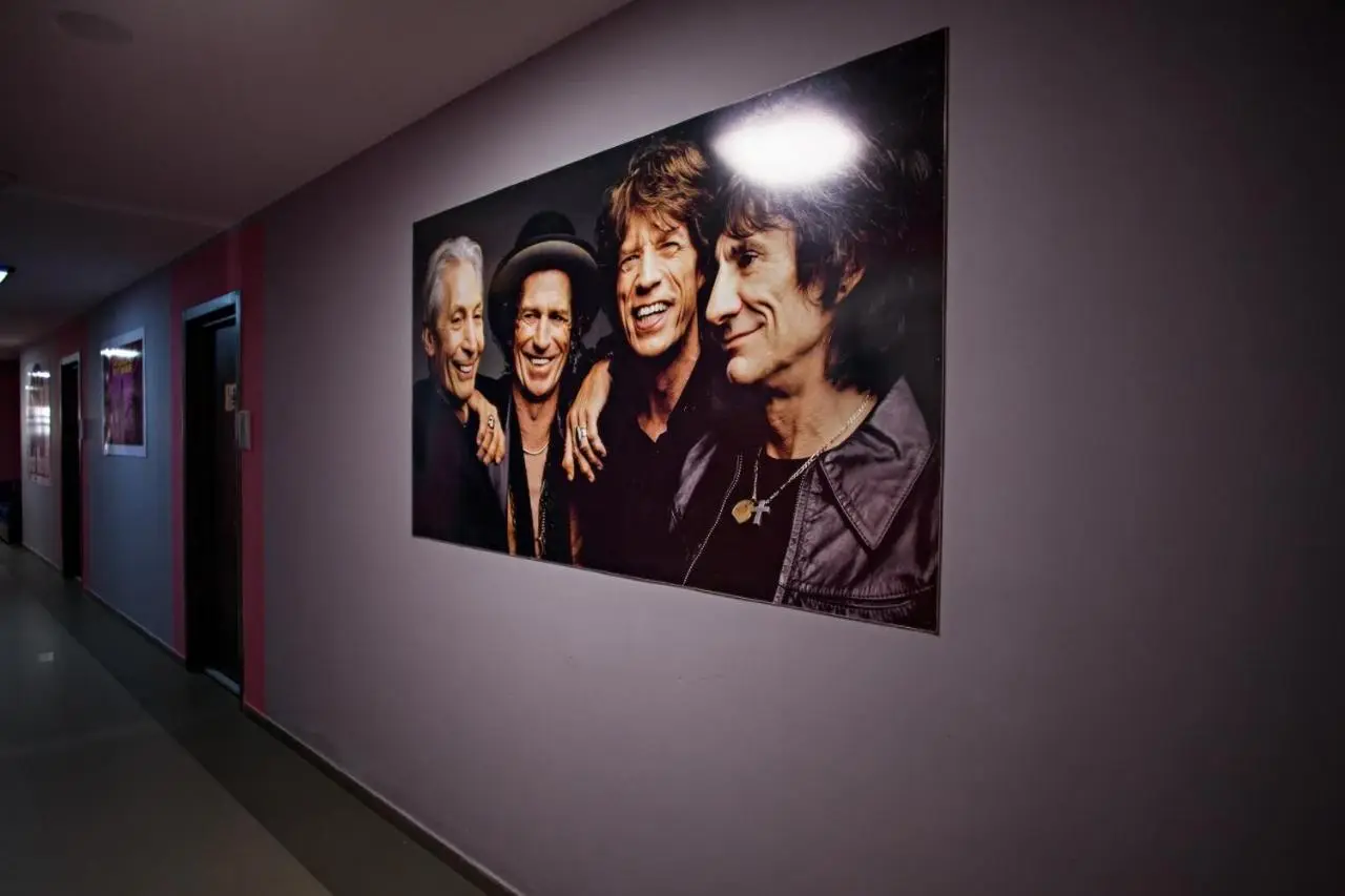 Rock Hotel First Line