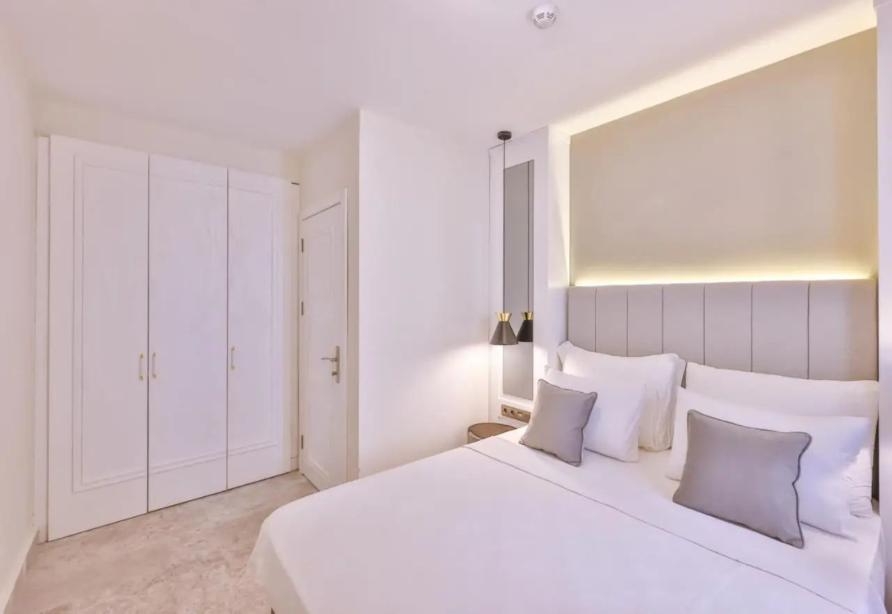 Hera Hotel