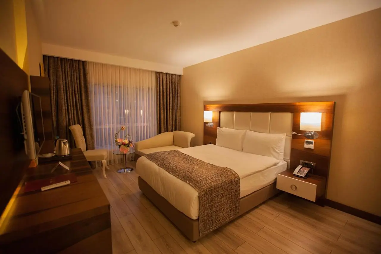Mitannia Regency Hotel