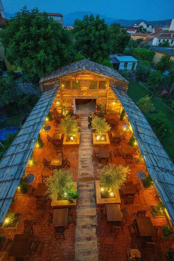 GJUHADOLI HOTEL Restaurant