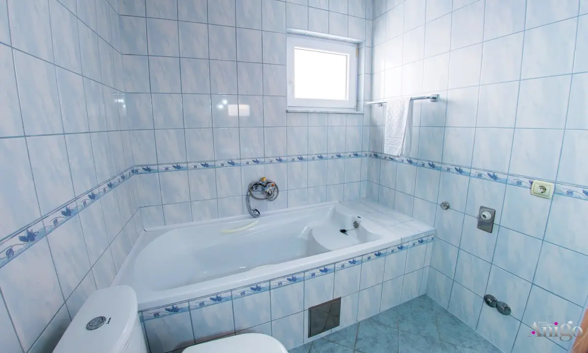 Apartment Ado
