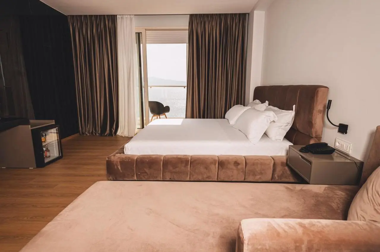 Grand Mirage