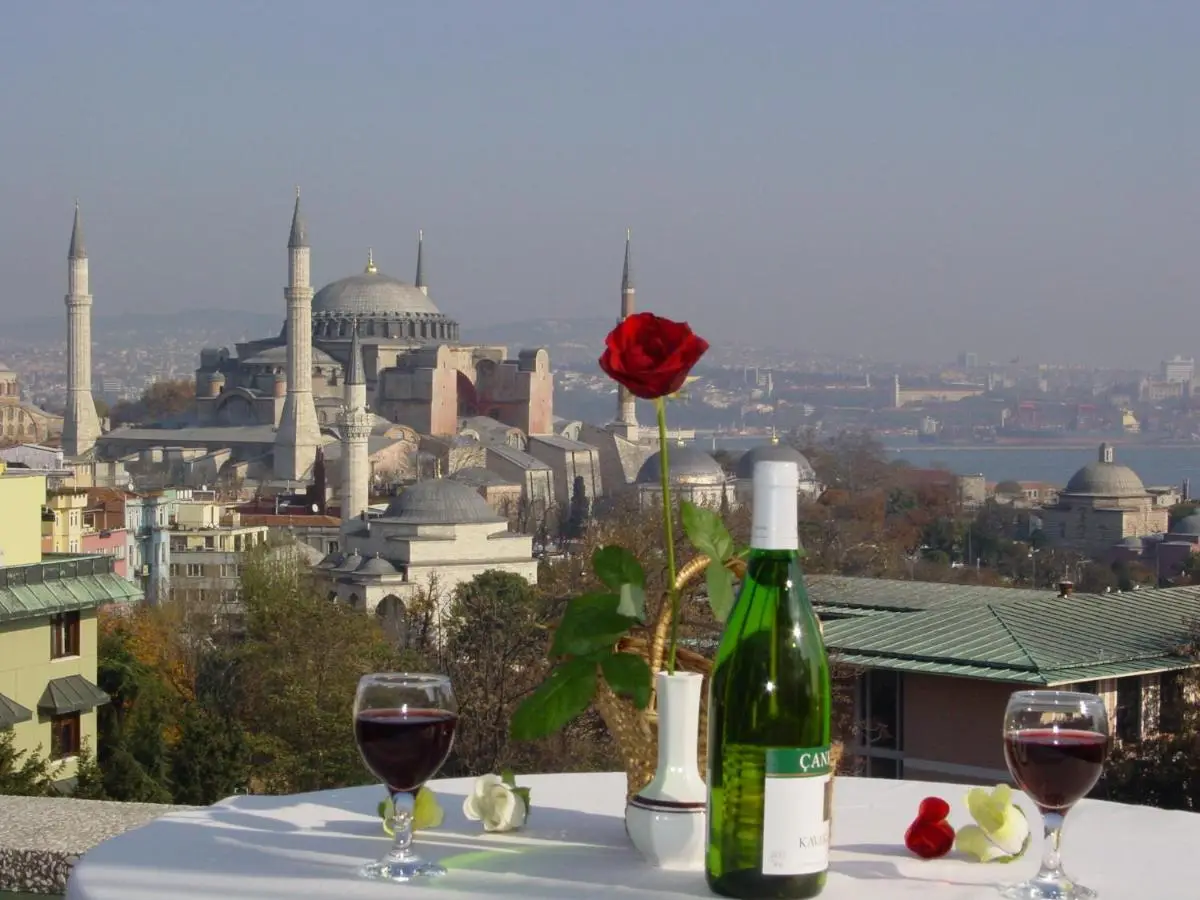 Hali Hotel