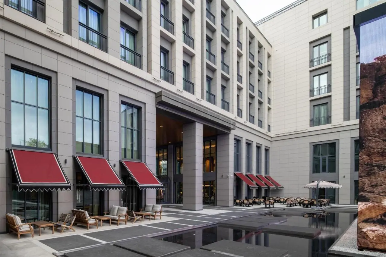 Altunizade Suites Istanbul, Curio Collection By Hilton