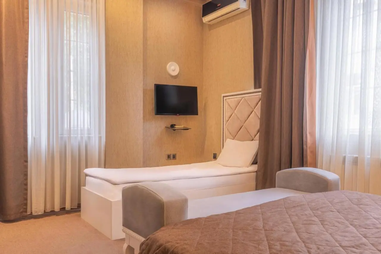 Maestro Hotel