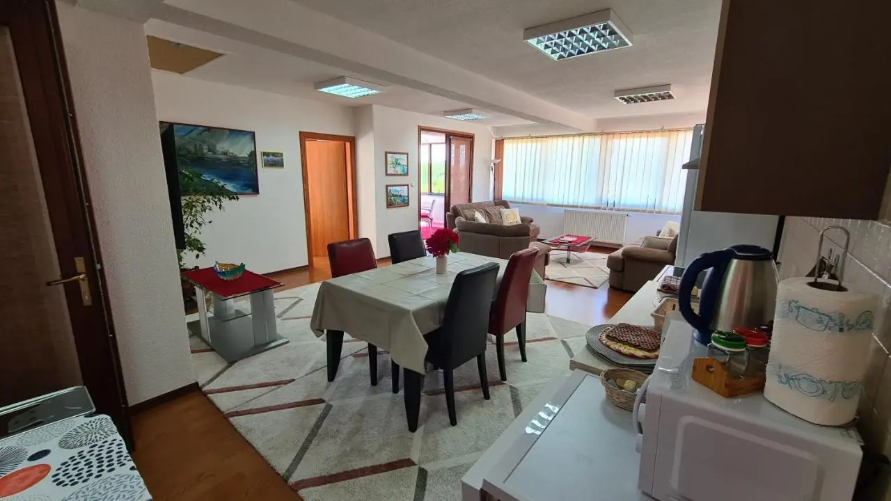 Hana Superior Apartments