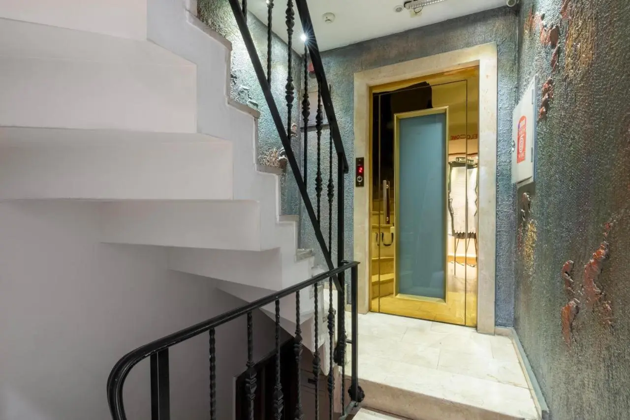 6 Apartment Galata