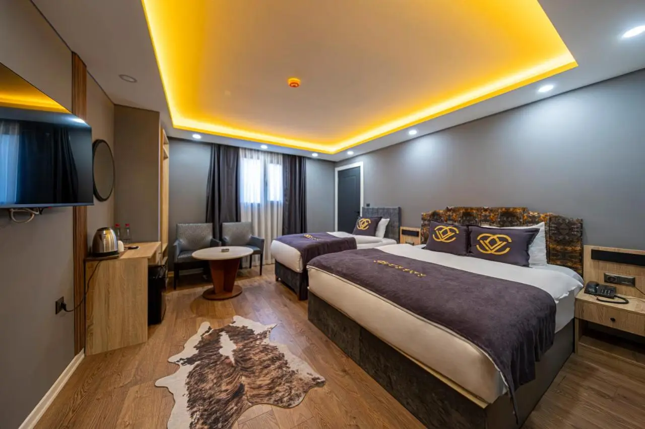 Viv City Hotel