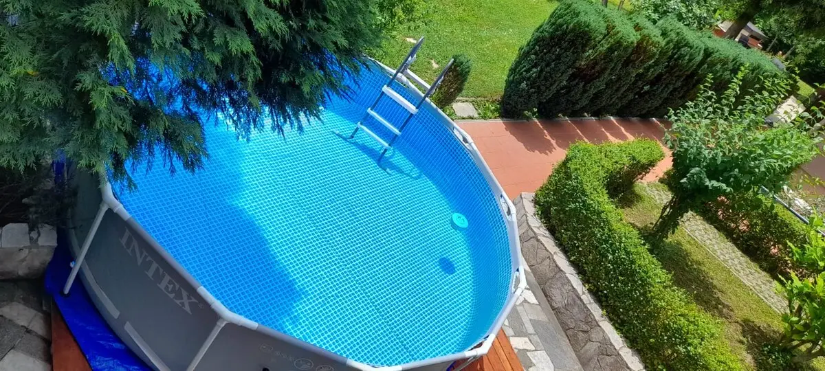 6BDR Holiday Nest - Green Aris