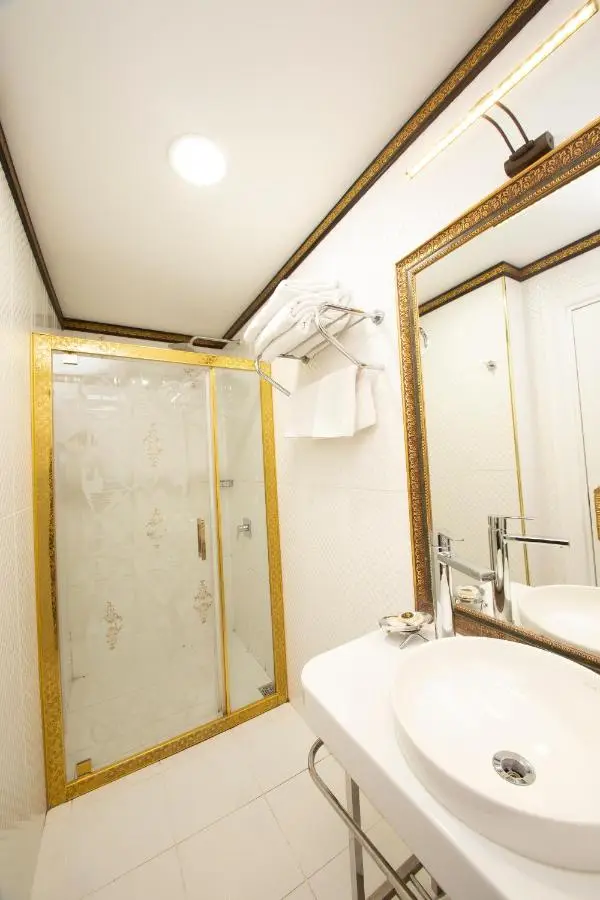Empire Suite Hotel
