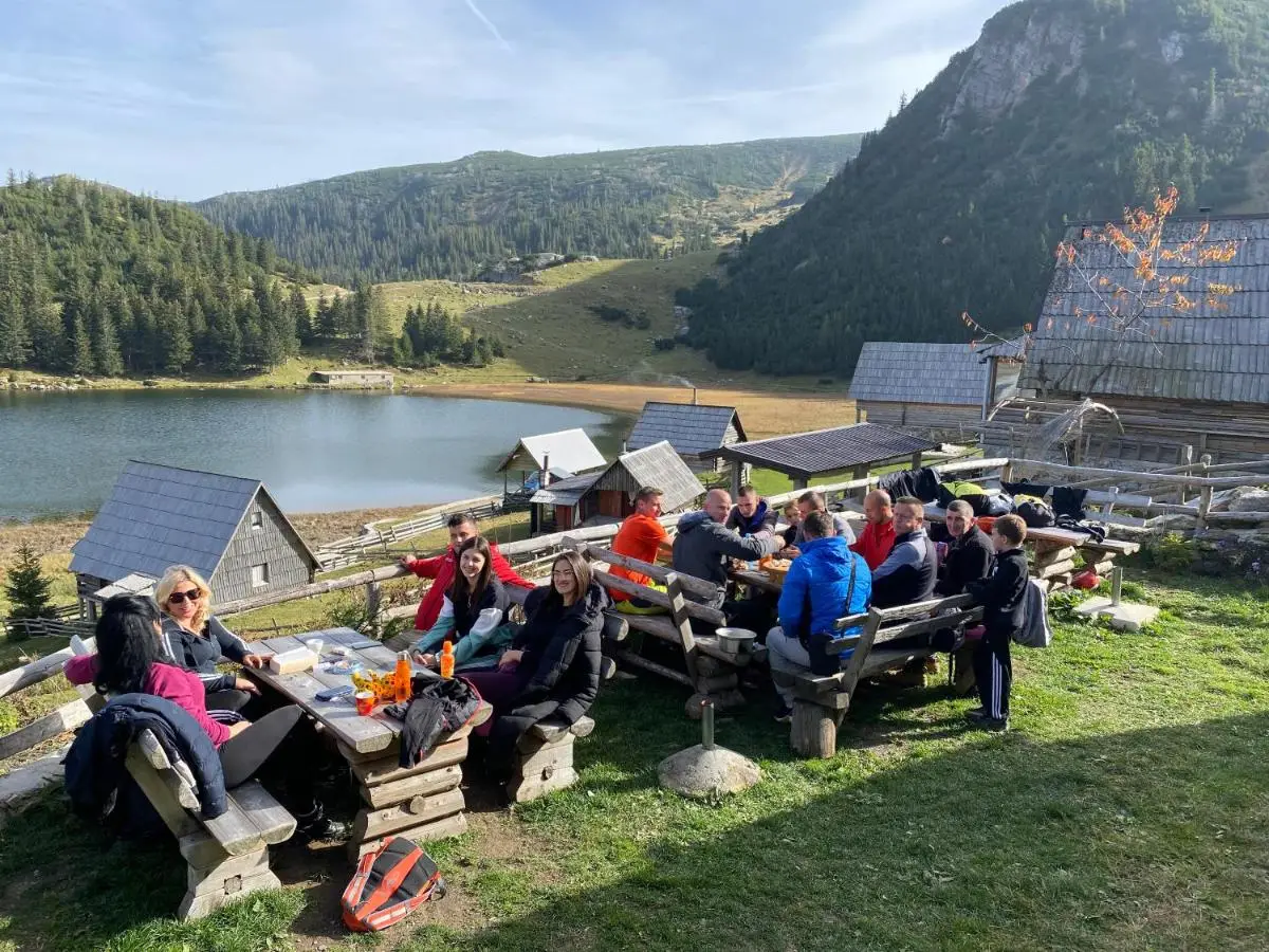 Prokoško jezero Zlatna koliba