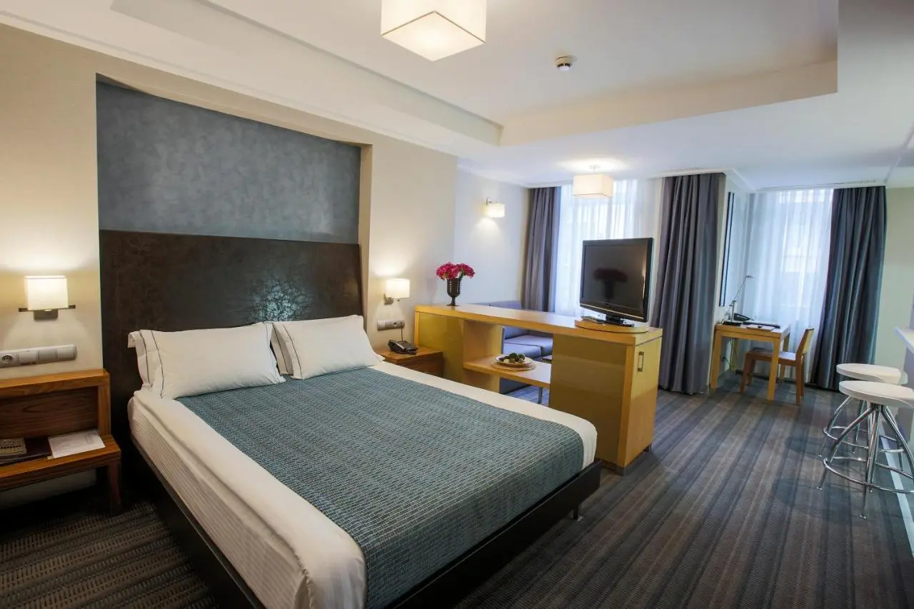 Housez Suites & Apartments Special Class