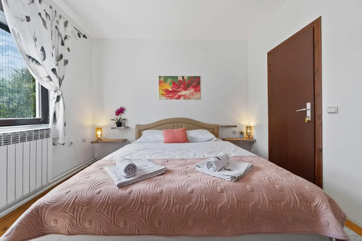 Apartment 110 m2 * 4 bedrooms * up to 13 people