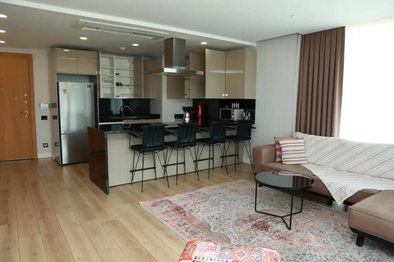 Deluxe 2BR Apartment Balcony 420