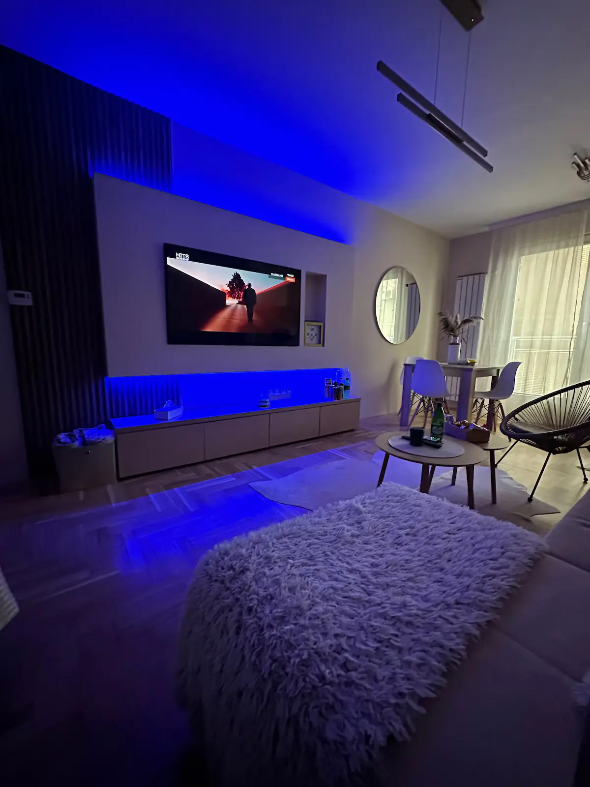 Studio near the airport, tram and bus
