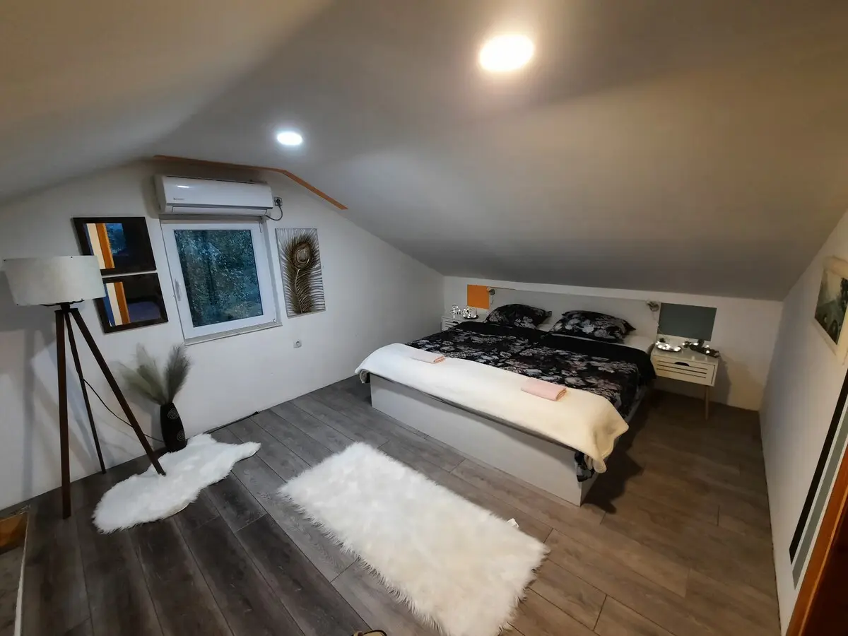 Mountain House Brutusi 18
Bjelasnica/Trnovo bi