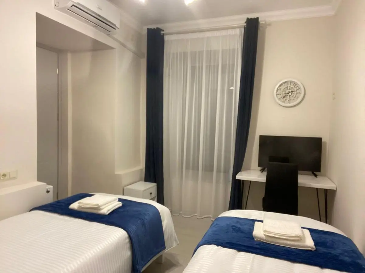 Cultural Crossing Hotel