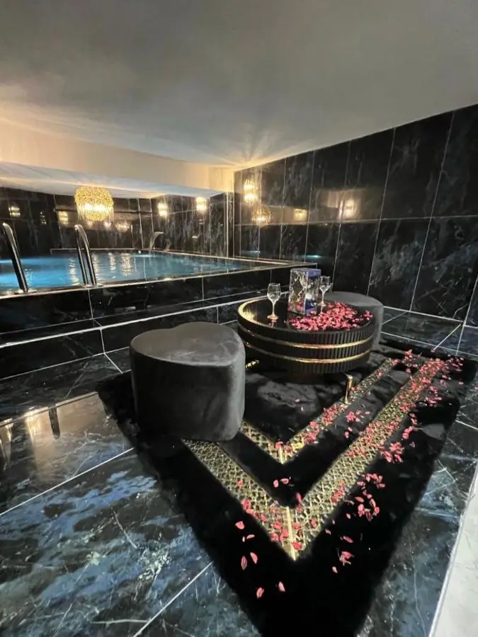 KRAL GRAND OTEl