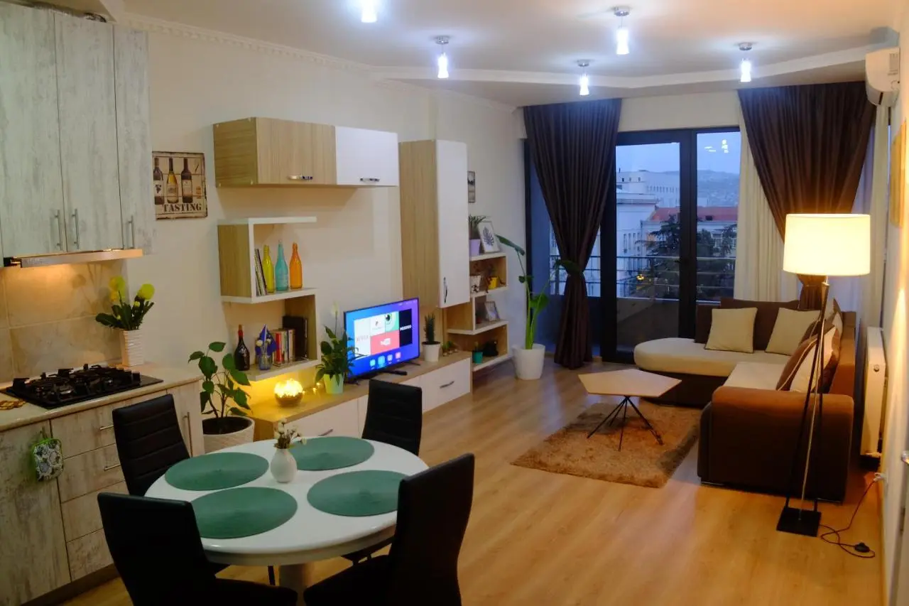 Ameri Plaza Green Apartments