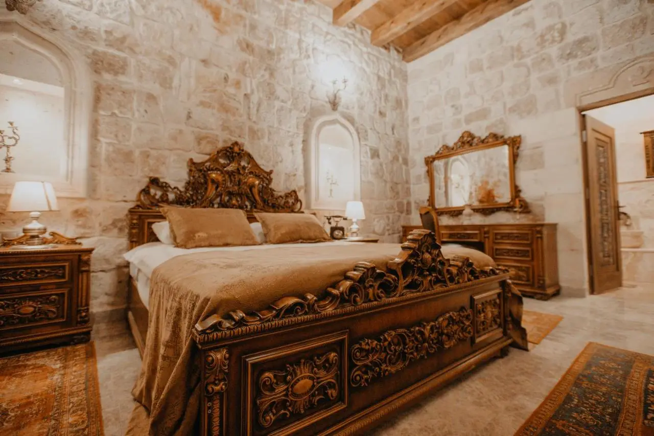 Serenus Cave Suites