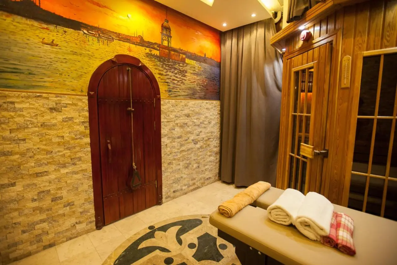 Lapis Inn Hotel & Spa ( Ex. Ambassador Hotel)