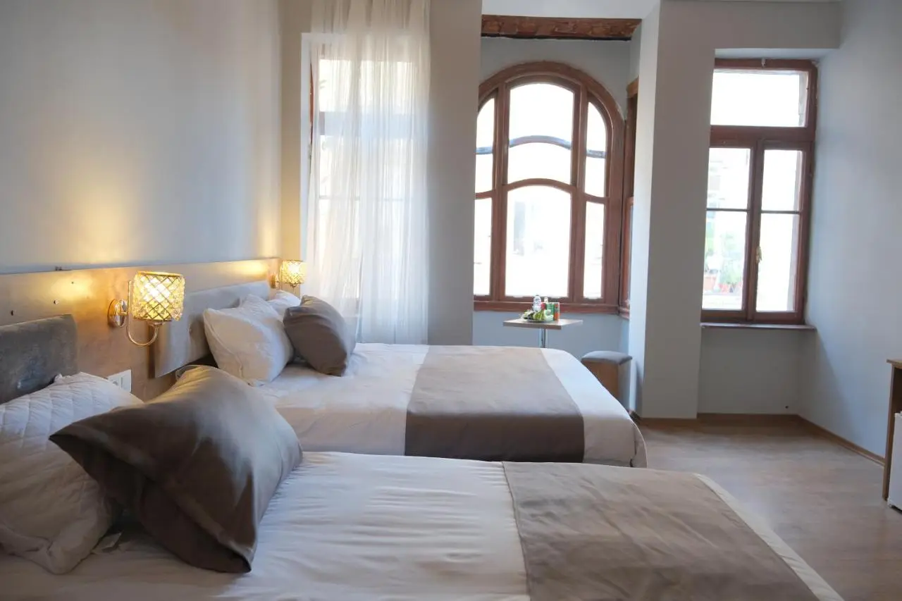 Adamantides Hotel