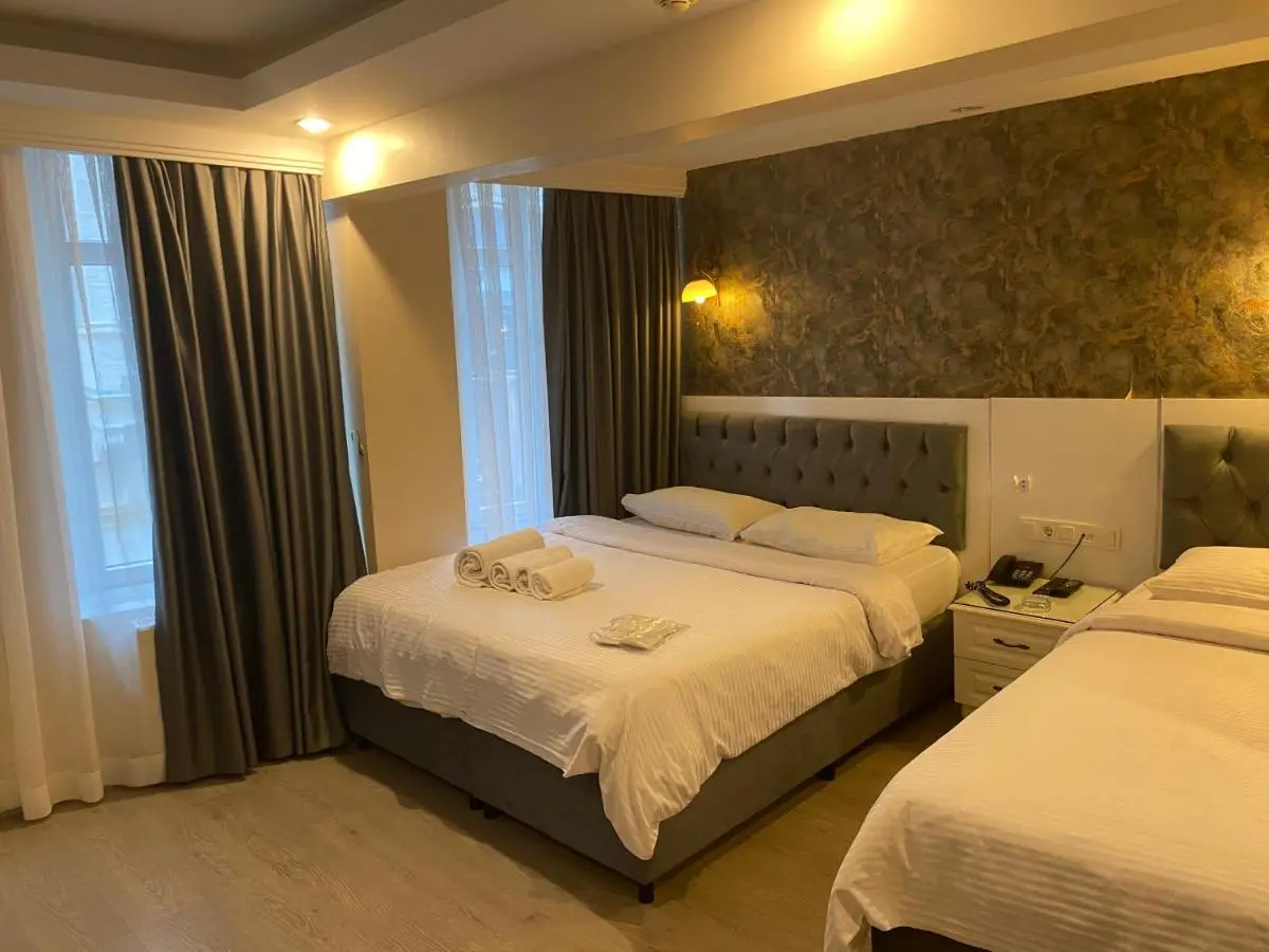 Lazz City Hotel