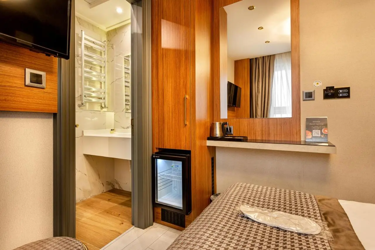 Santra Hotel