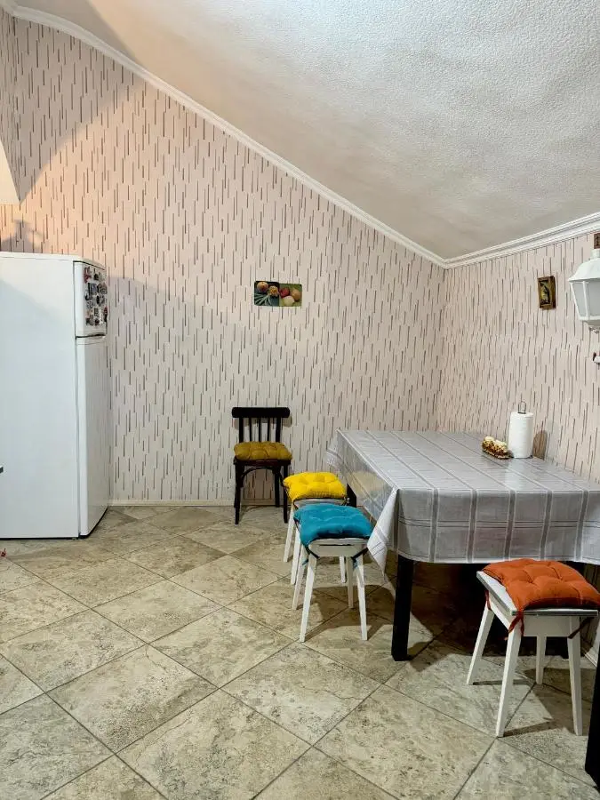 Old Tbilisi Authentic spacious 3BR Apartment with Balcony, Walk to Freedom Sq, Family friendly