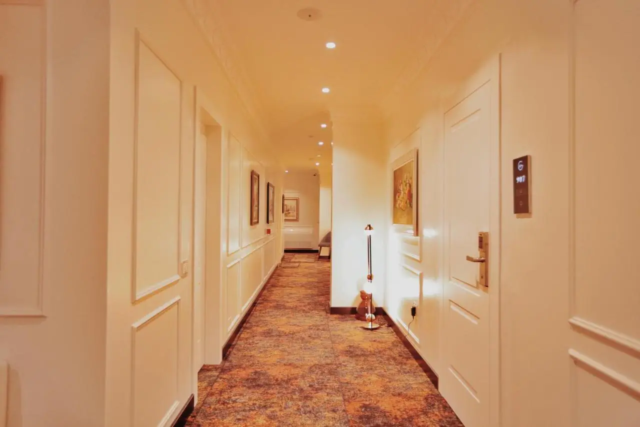 Grand Mirage