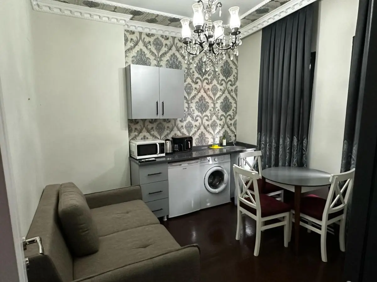SEVEN ROSES APART HOTEL