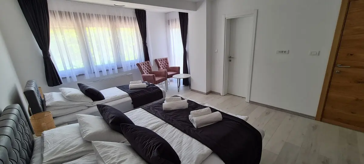 Apartment, 4BDR, shared pool