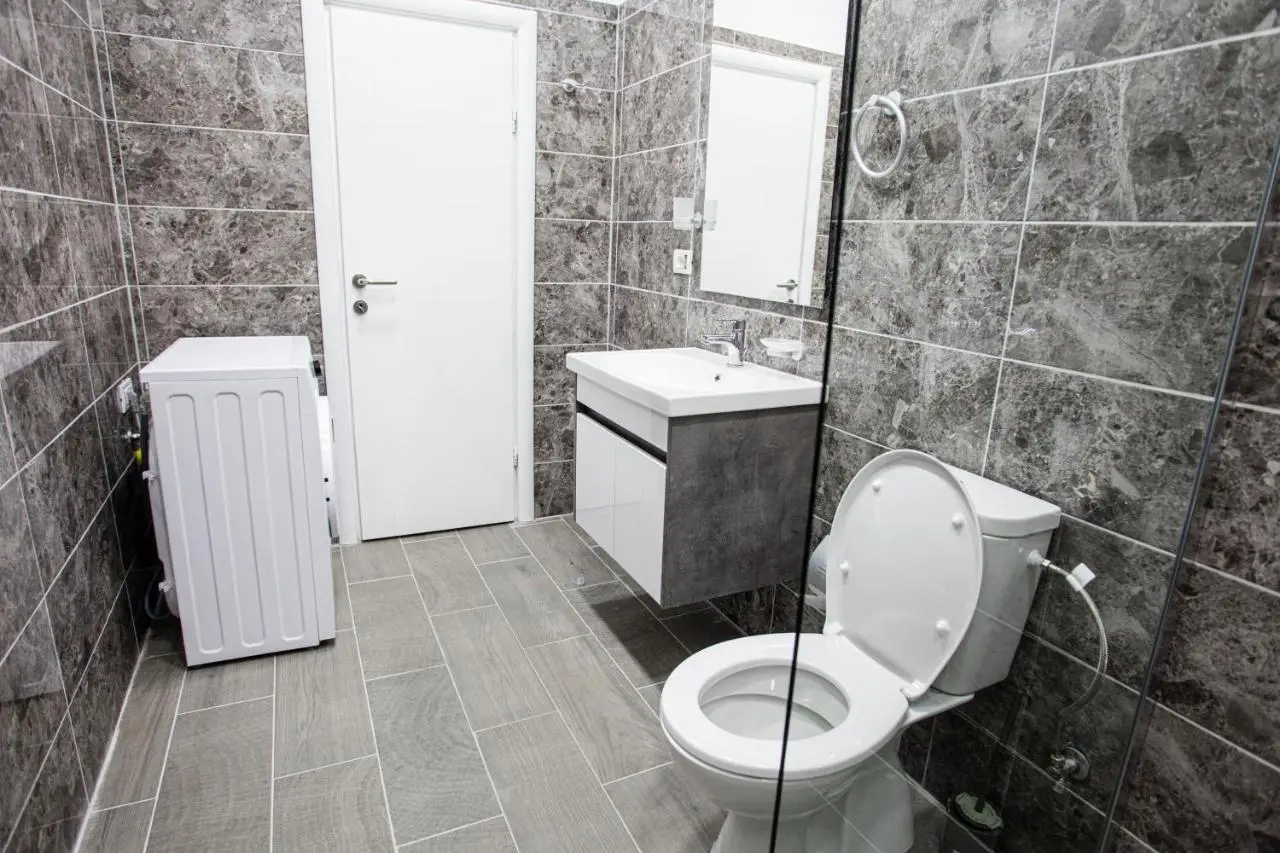 Blloku 4BR Duplex w BBQ Terrace - Central Tirana