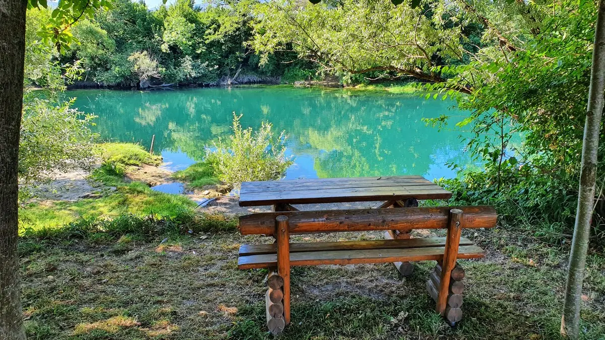 Lovely 2 bedroom apartment next to river Una!