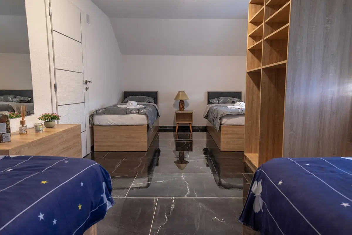 Beautiful 2BDR Nest near Una