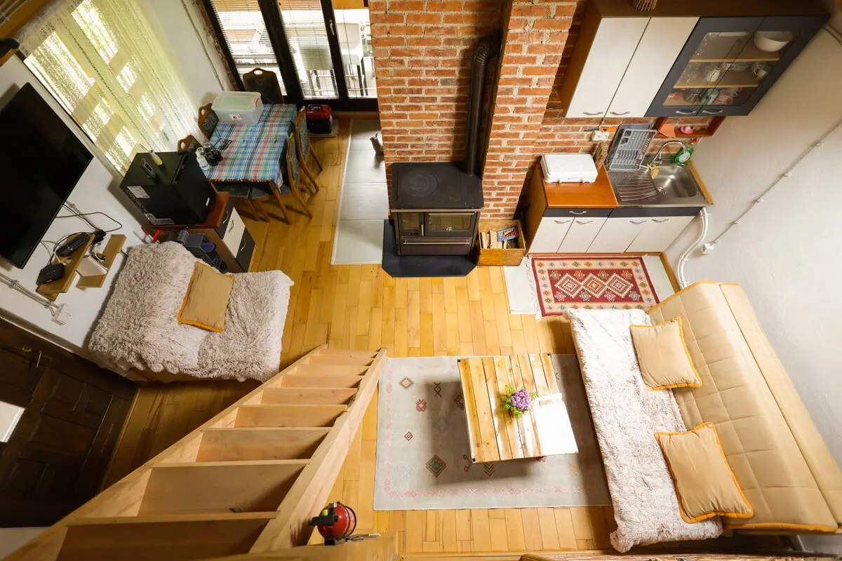 Cozy Off-Grid Cottage w/ Mountain Views By Una NP