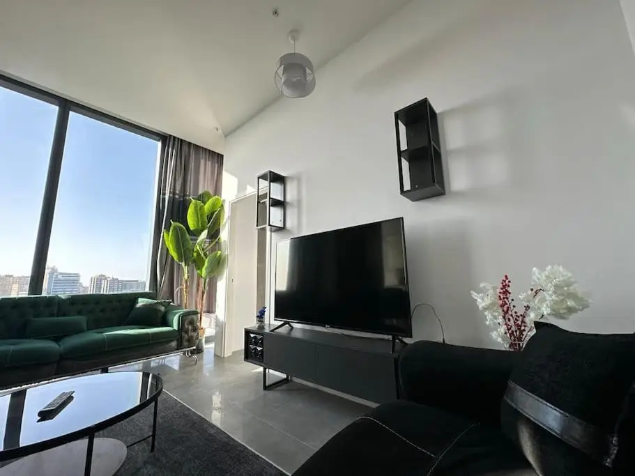 Elegant 2 bedroom apt Sinpas queen gym pools