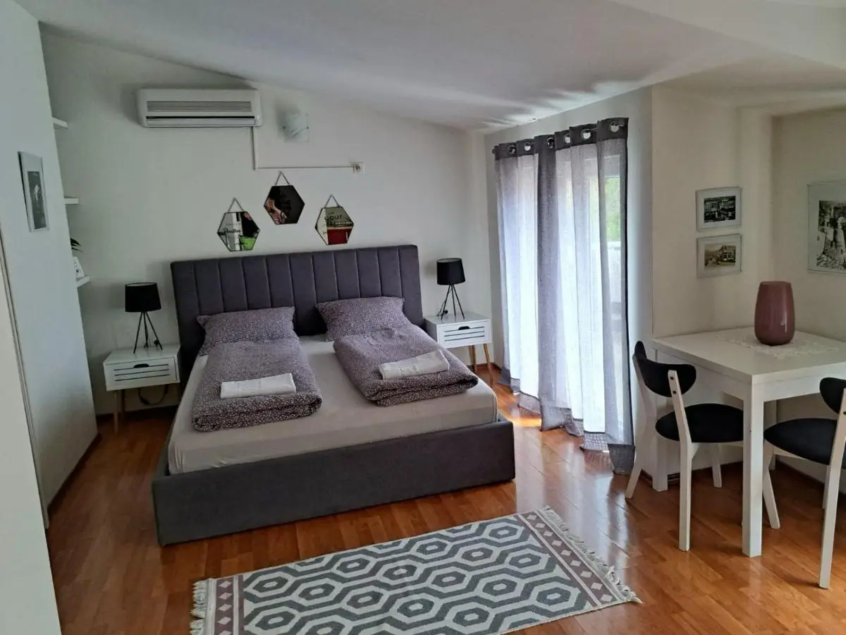 Apartments Thea